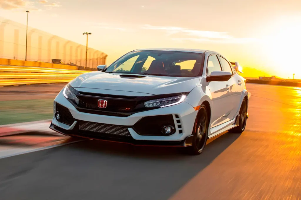 Aus dem Land der aufgehenden Sonne, schießt der Honda Civic Type R in unsere Bestenliste der gebrauchten Sportwagen