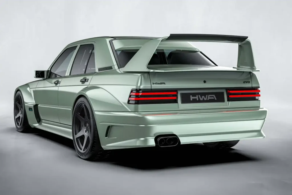 Breite Backen und ein Grunddesign aus der DTM-Motorsport-Ära der 80er Jahre, das ist der neue HWA Evo