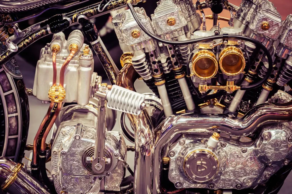 Jede Menge edle Bikes mit Chrom und Bling Bling präsentieren die Bike-Builder auf der Custombike