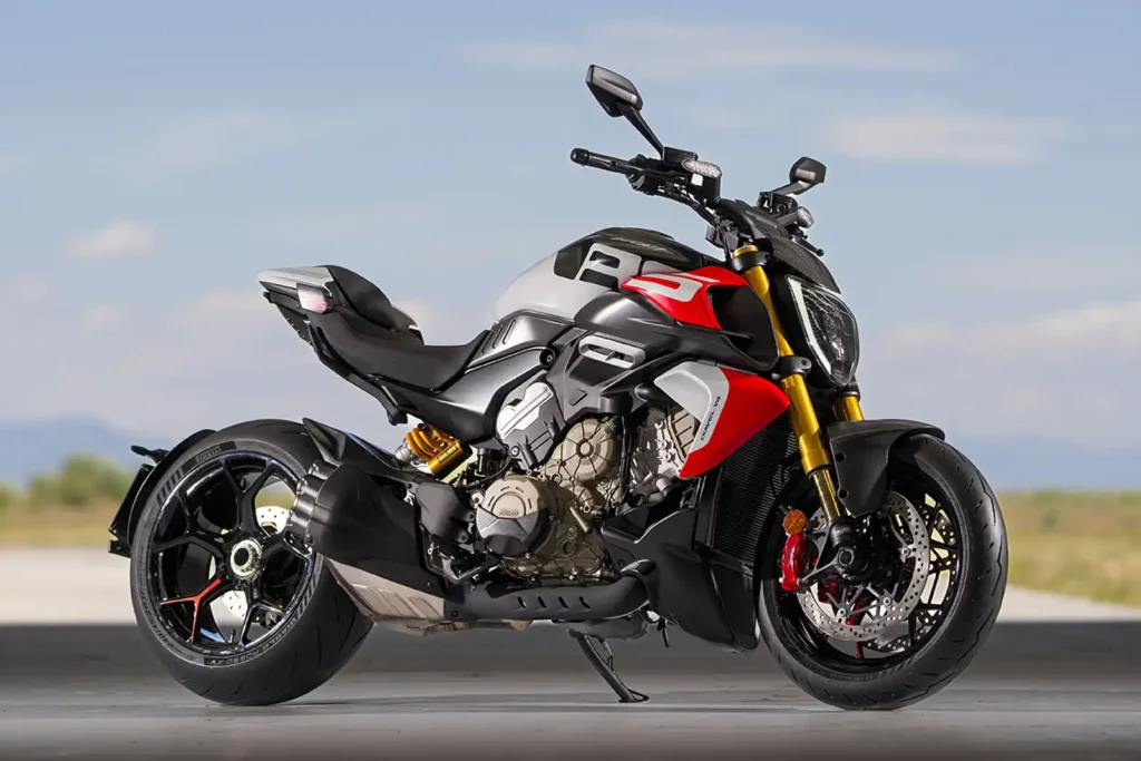 Ein italienisches Muscle-Bike von Ducati, die Diavel V4 RS mit 182 PS, findet man auch auf der EICMA 2025