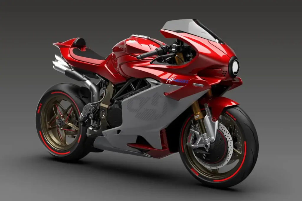 In der neo-retro Supersport-Kategorie zeigt MV Agusta die Superveloce 1000 Serie Oro