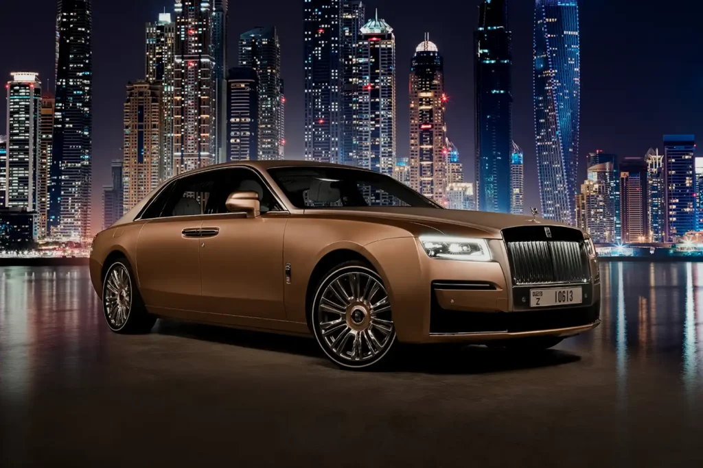 Mit seinem 6,75 Liter-V12-Motor gleitet der Ghost über den Asphalt und ist das eleganteste Gespenst der Automobilwelt