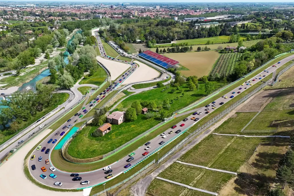 Die Lamborghini Arena ist der Ort, an dem automobile Leidenschaft und Emotionen der Speedfans geweckt werden